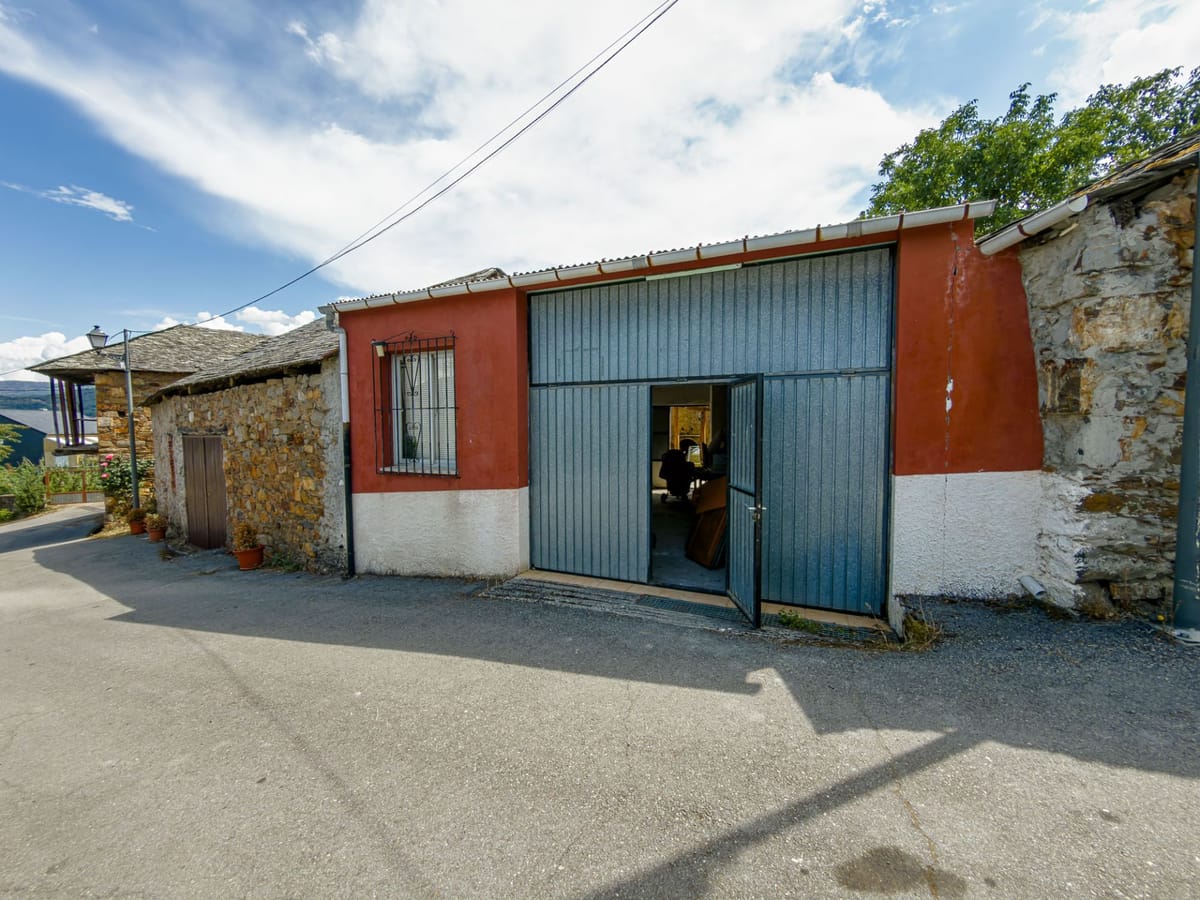 Se vende nave o casita de fin de semana