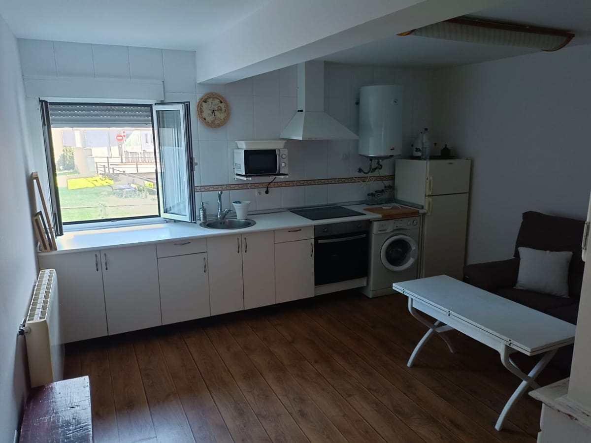 🏡✨ ¡Se vende apartamento completamente reformado en Cacabelos! ✨🏡