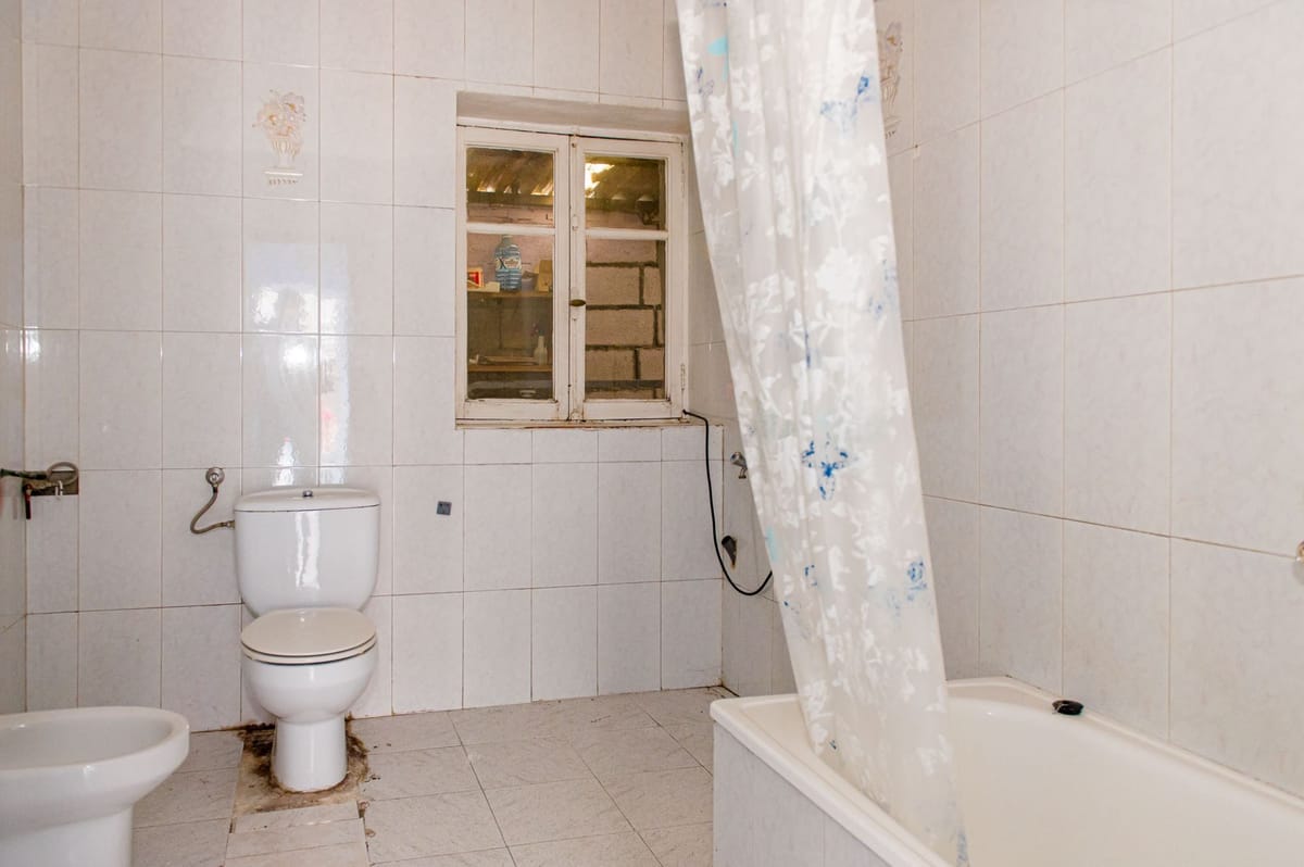 🏡 Se vende casa de planta baja en Fabero