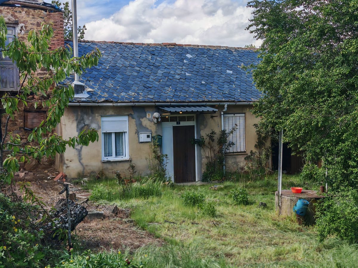 🏡 Se vende casa de pueblo de planta baja en plena montaña leonesa
