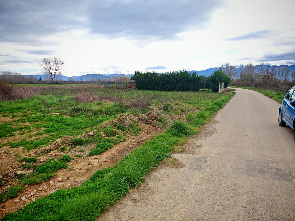 Se vende finca rústica urbanizable en Camponaraya