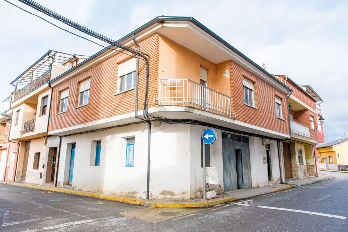 🏡✨ SE VENDE CASA EN CACABELOS ✨🏡