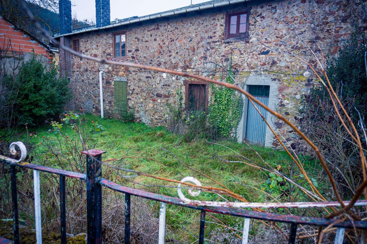 Se vende impresionante casona tradicional de piedra