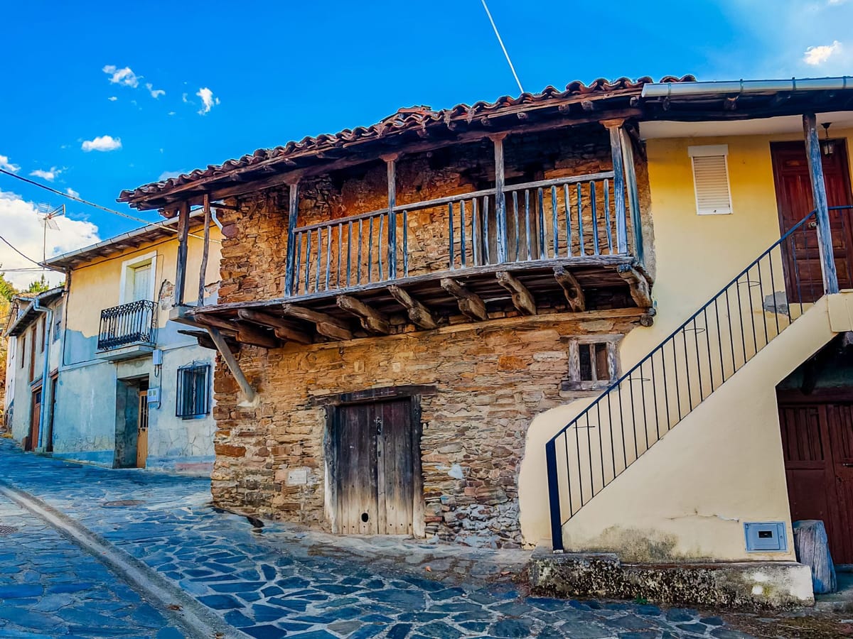 Se vende casa de piedra en Lombillo