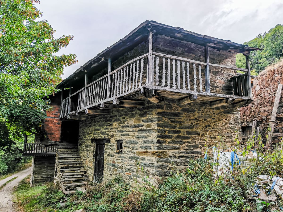 🏡 Casa de Piedra para Restaurar en Palacios de Compludo