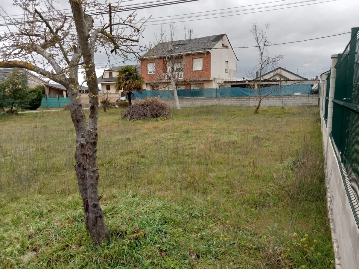 Se vende parcela urbana en Dehesas