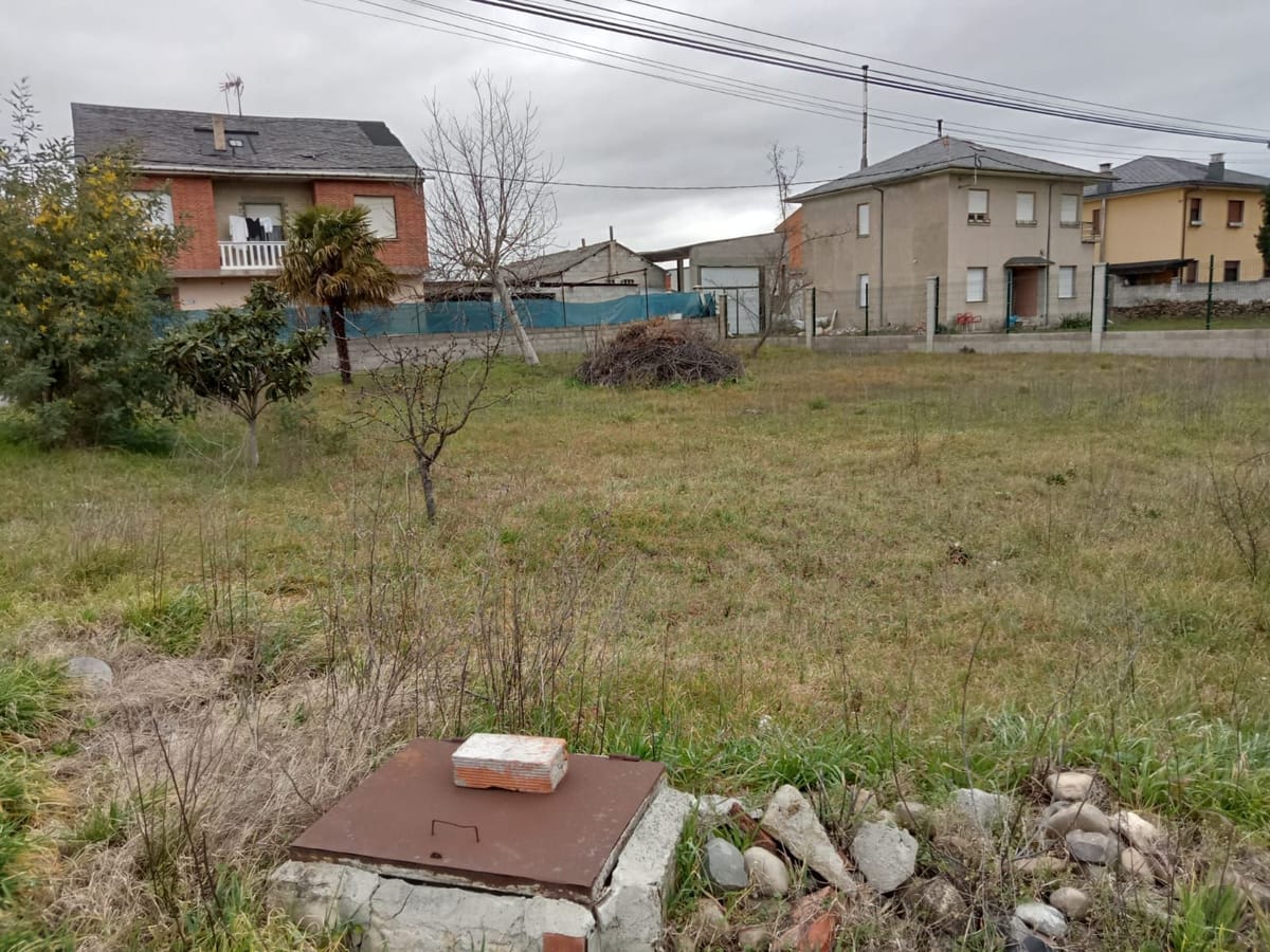 Se vende parcela urbana en Dehesas