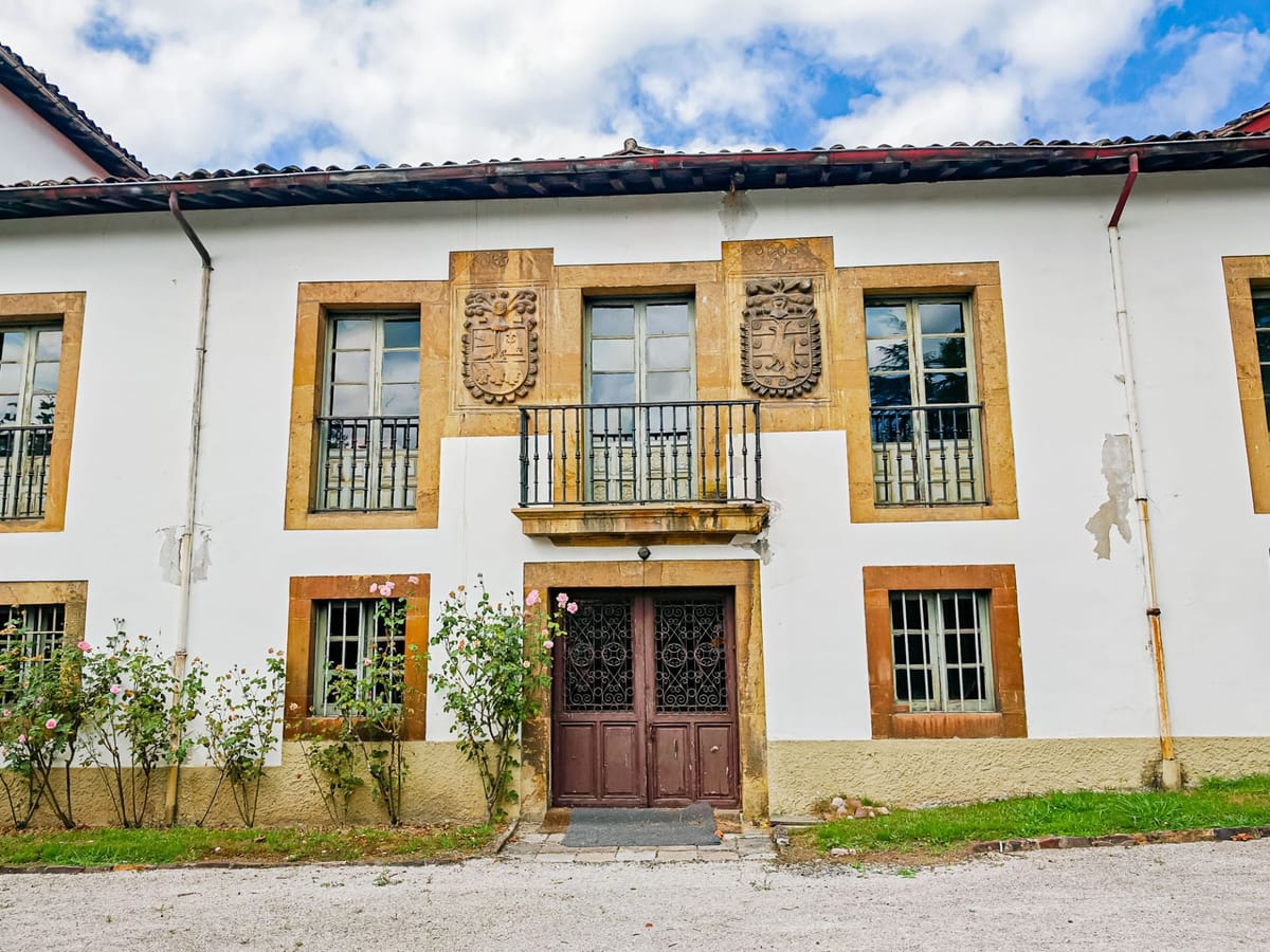 🏰 Se vende espectacular palacio histórico en Oviedo 🌿✨