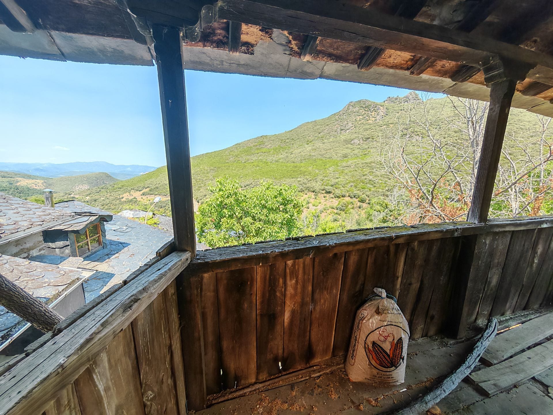 🏡✨ Casa de piedra berciana en un paraje de ensueño - Foto 14