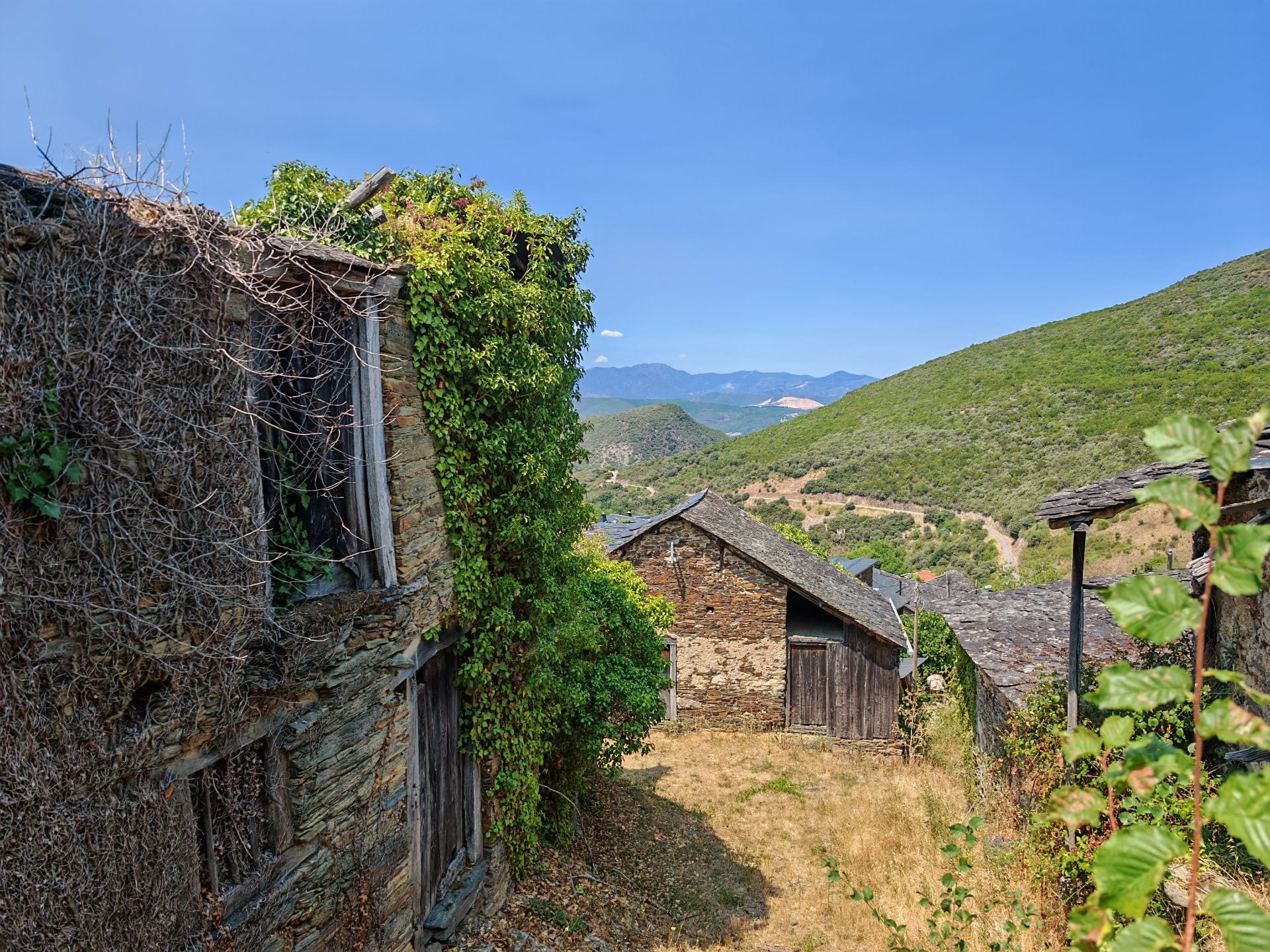 🏡✨ Casa de piedra berciana en un paraje de ensueño - Foto 7
