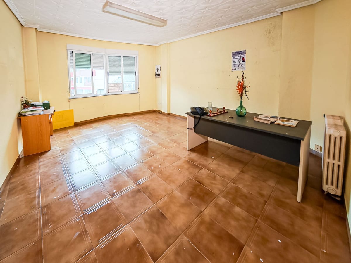 🏙️ Se vende piso céntrico en Cacabelos – Plaza del Vendimiador
