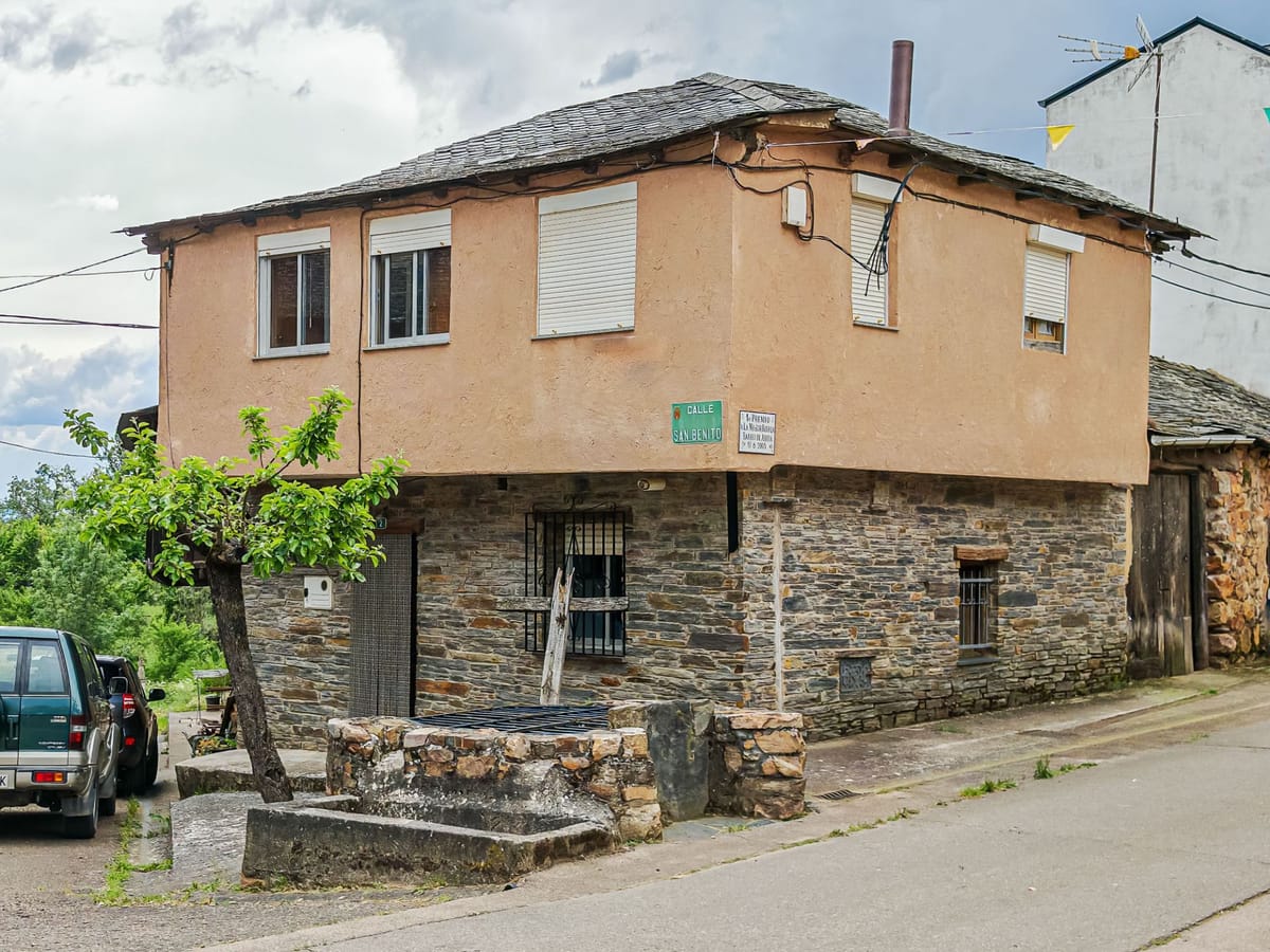 🏡 Casa de piedra en Rodanillo (El Bierzo) – A reformar, con gran potencial
