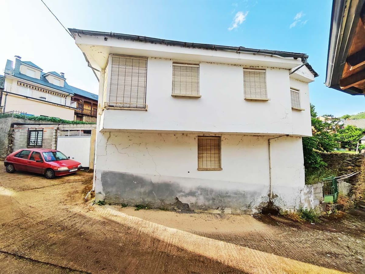 🏡 Se vende casa con jardín cerca de Bembibre (El Bierzo, León)