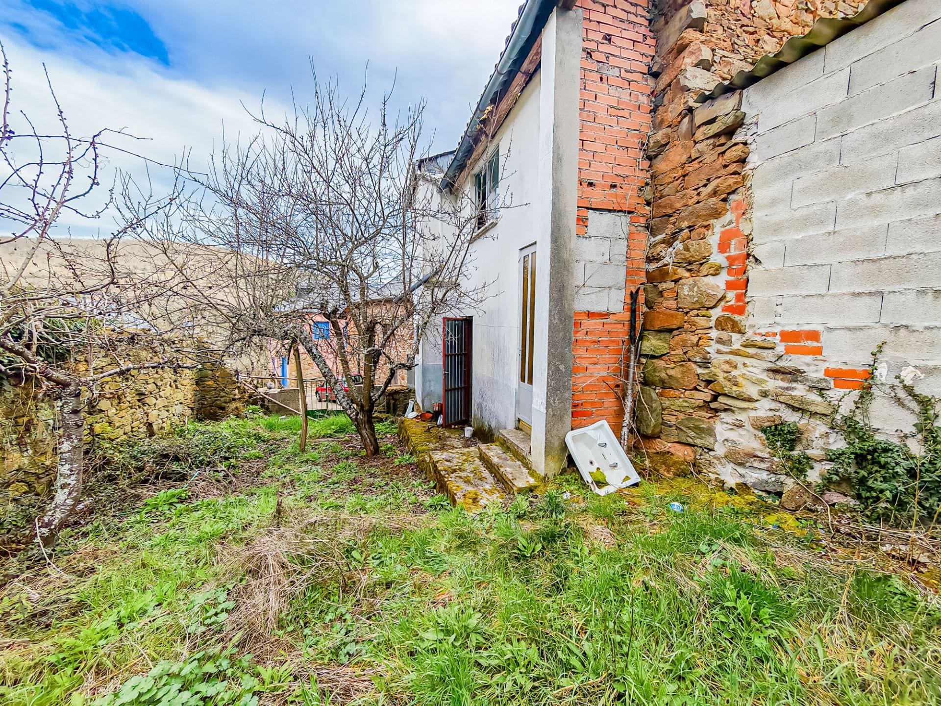 🏡 Se vende casa con jardín cerca de Bembibre (El Bierzo, León) - Foto 2
