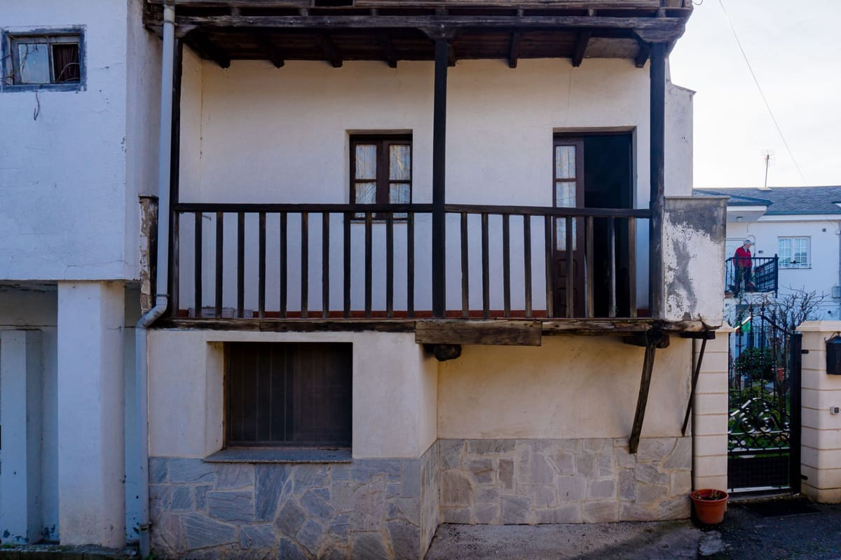 🏡 ACOGEDORA CASITA DE PIEDRA JUNTO A VILLAFRANCA DEL BIERZO – UN REFUGIO CON ENCANTO 🌿✨