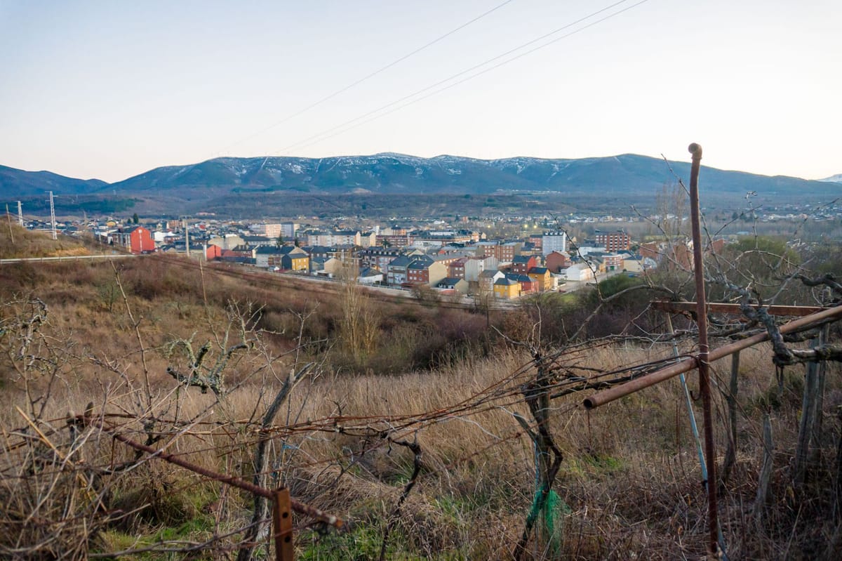 Se vende finca rustica con caseta en Bembibre
