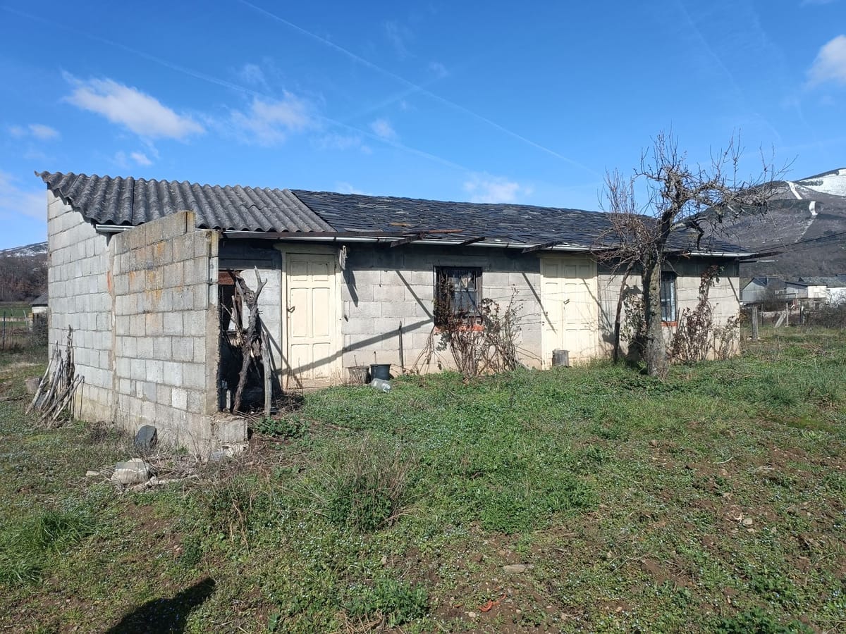Se vende finca con caseta en Noceda