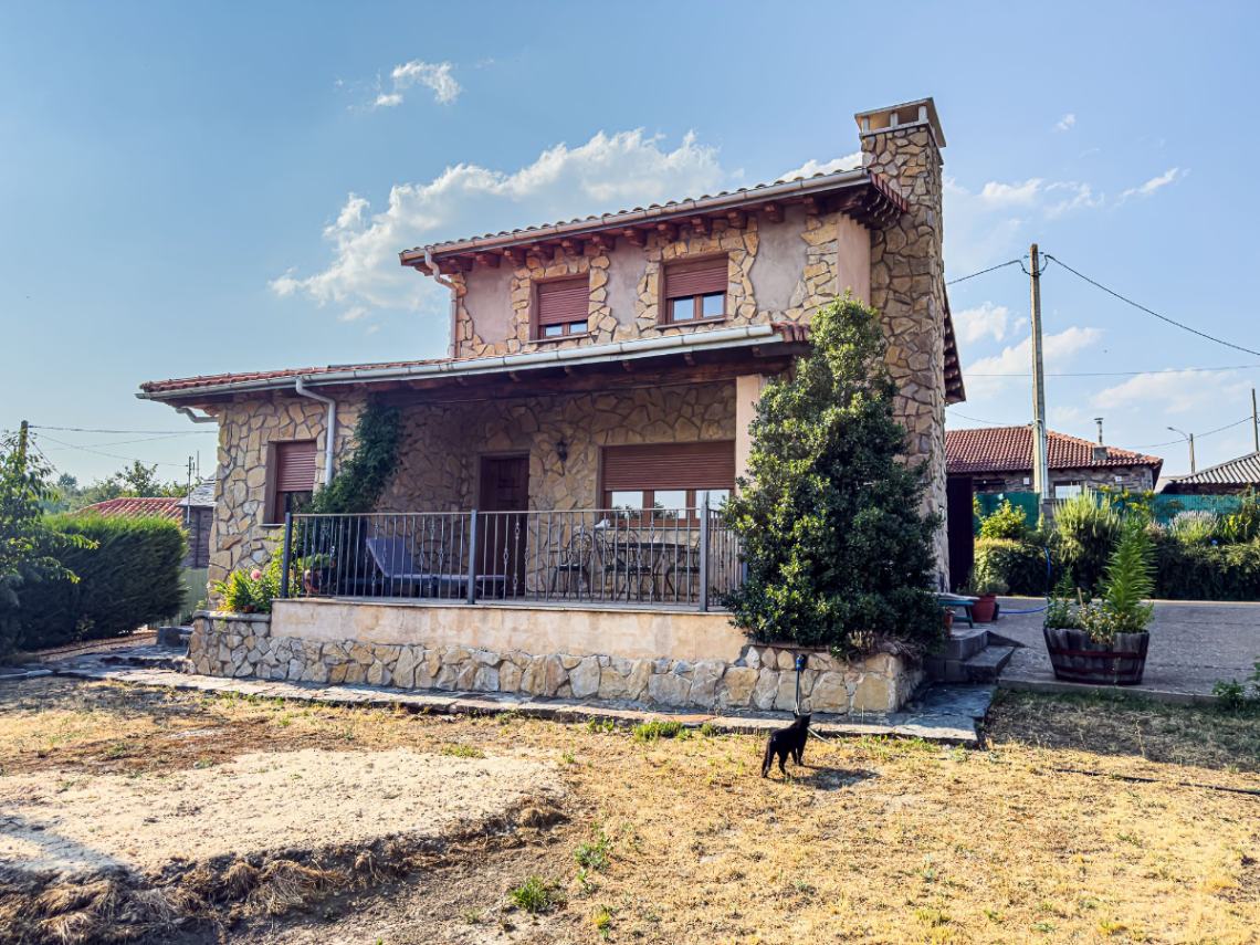 🏡 Una casa nueva en plena montaña. Naturaleza, espacio y libertad a solo 20 minutos de Astorga.