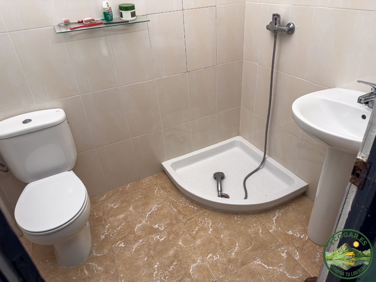 Casa con terreno para reformar en Toral - Foto 9