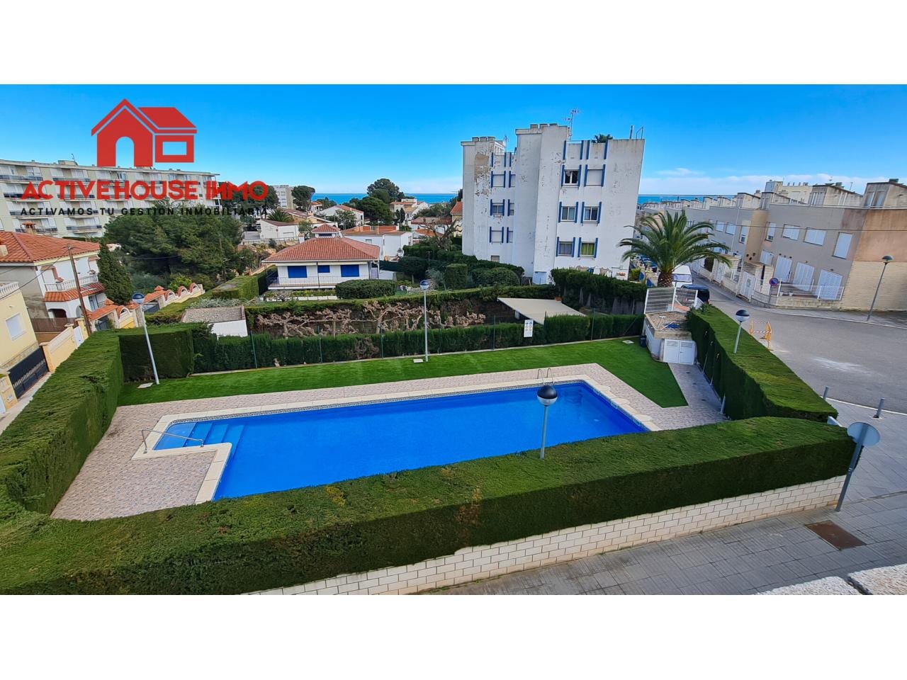 Venta de piso con terraza independiente con vistas en Alcanar - Foto 1