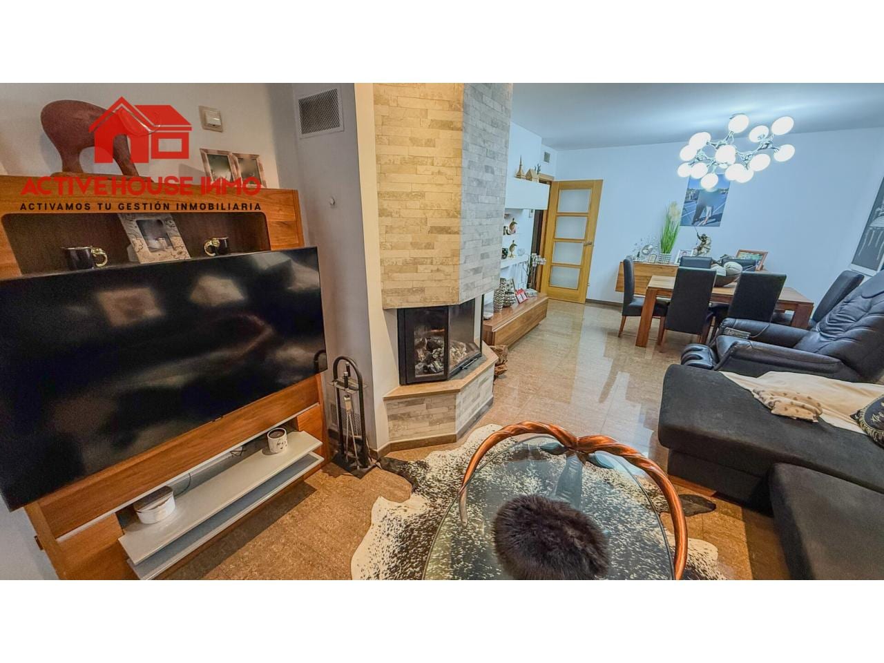 Preciosa casa con garaje en Santa Bàrbara, asoleada y con acceso por dos calles. - Foto 14