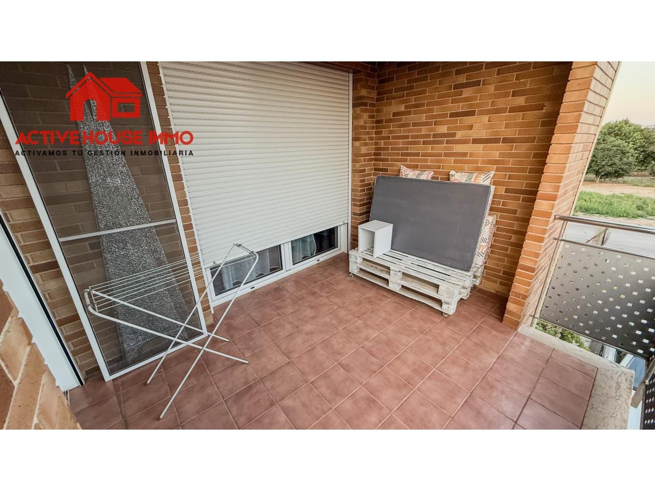 Preciosa casa con garaje en Santa Bàrbara, asoleada y con acceso por dos calles. - Foto 26