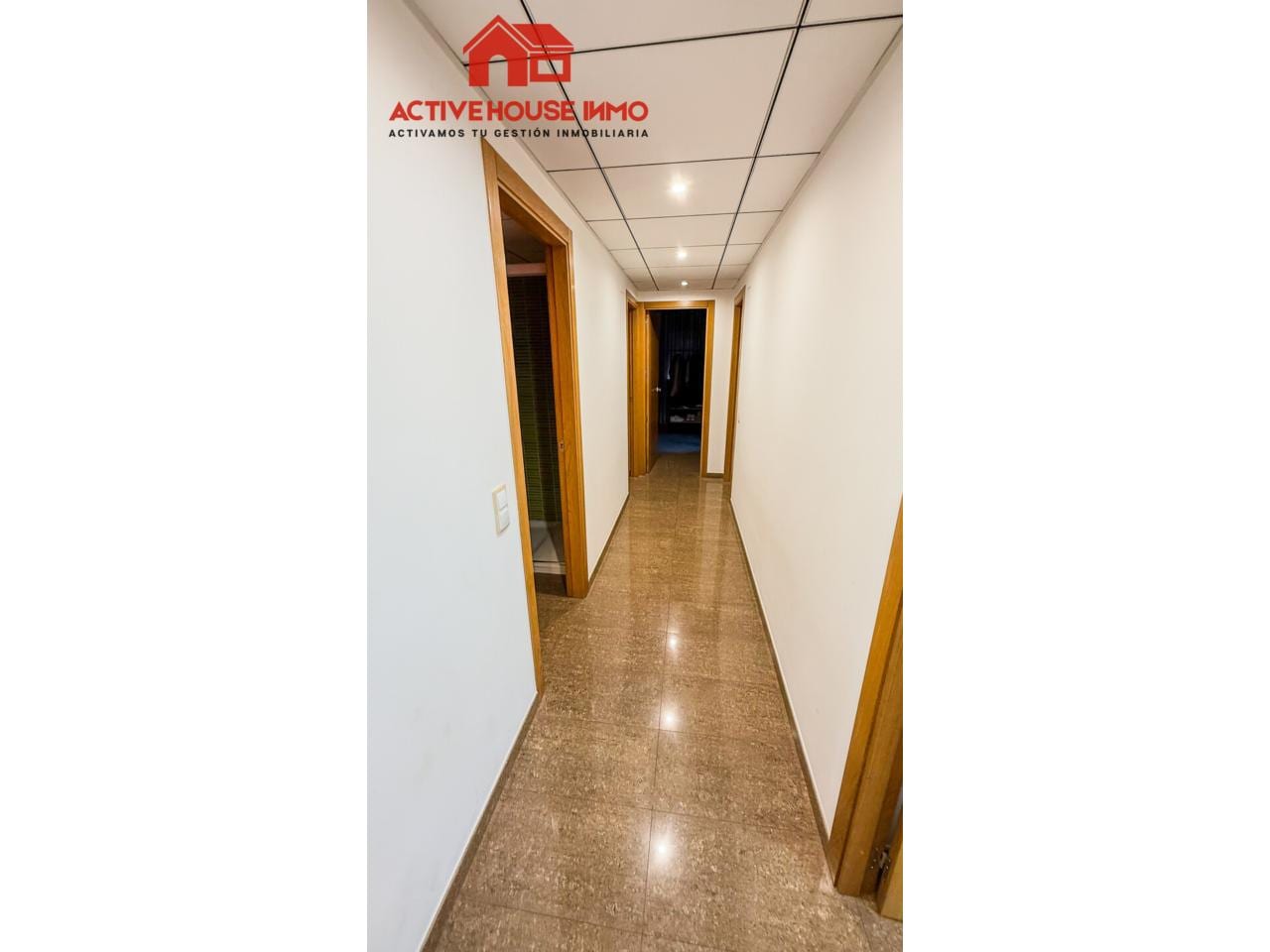 Preciosa casa con garaje en Santa Bàrbara, asoleada y con acceso por dos calles. - Foto 29