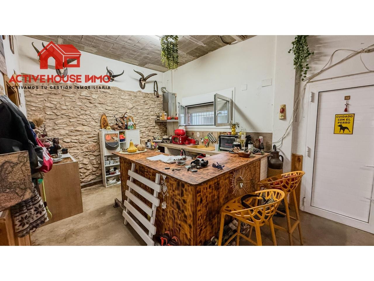 Preciosa casa con garaje en Santa Bàrbara, asoleada y con acceso por dos calles. - Foto 48