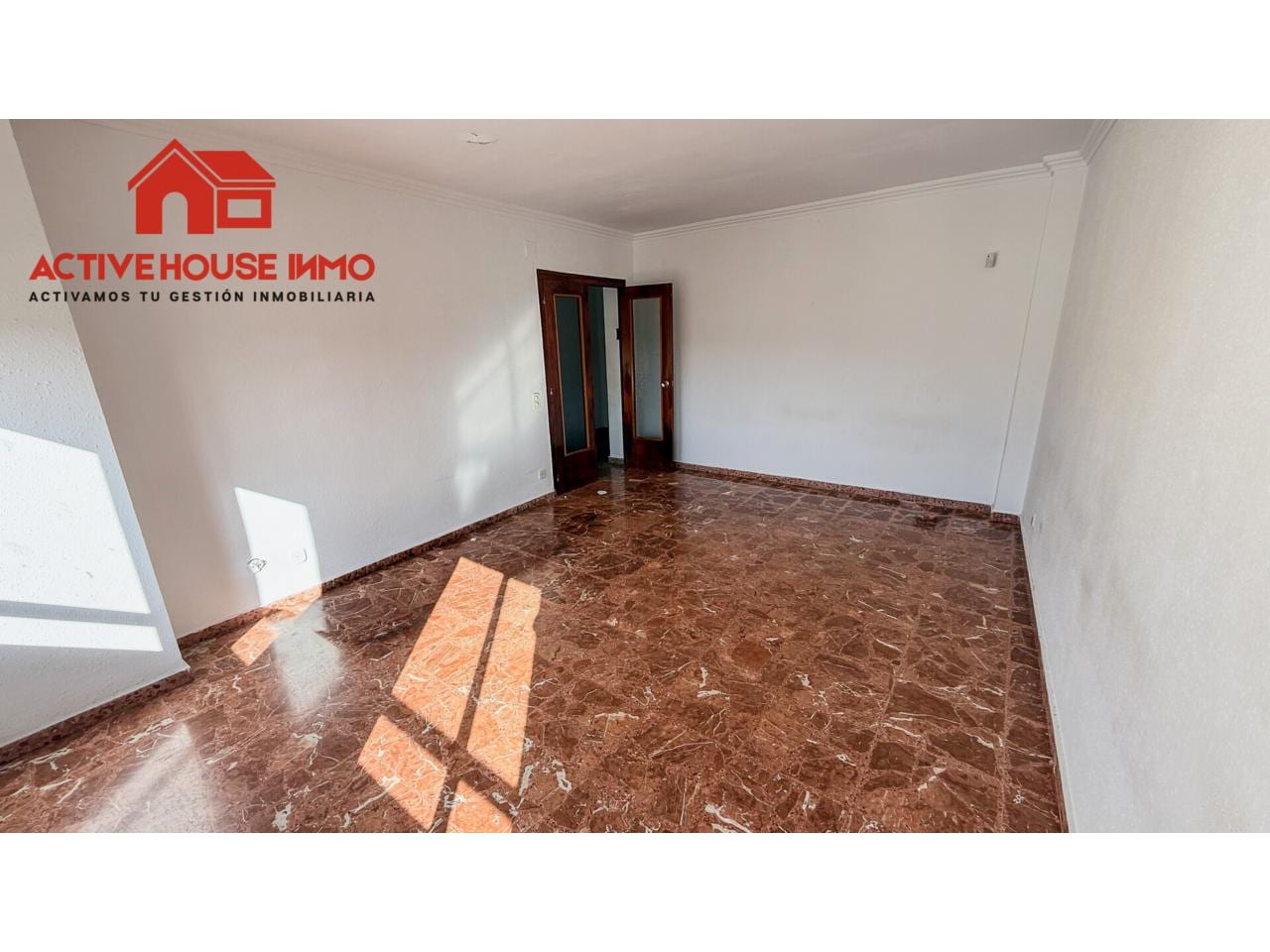 Venta de piso de 4 habitaciones en Santa Bàrbara - Foto 3
