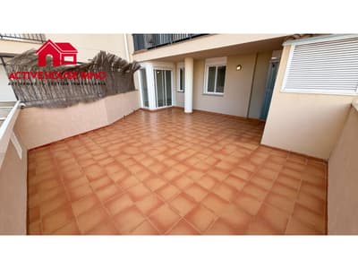 Venta de piso con una magnifica terraza en La Ràpita