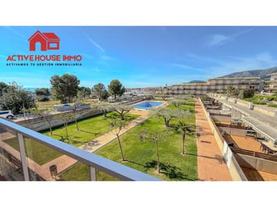 Venta de piso con vistas y terraza en Alcanar playa
