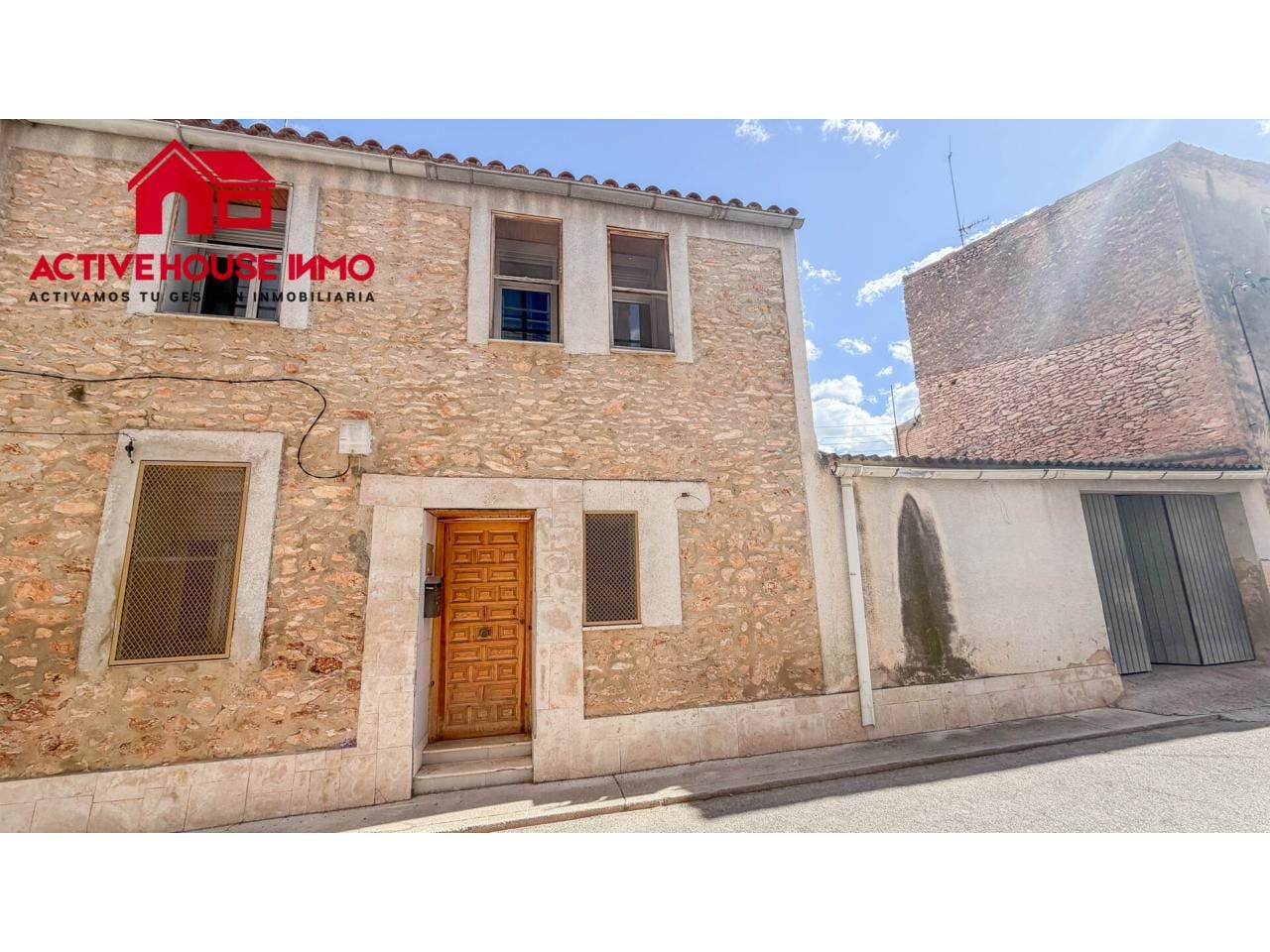 Casa con almacén independinete en venta en Santa Bàrbara - Foto 1