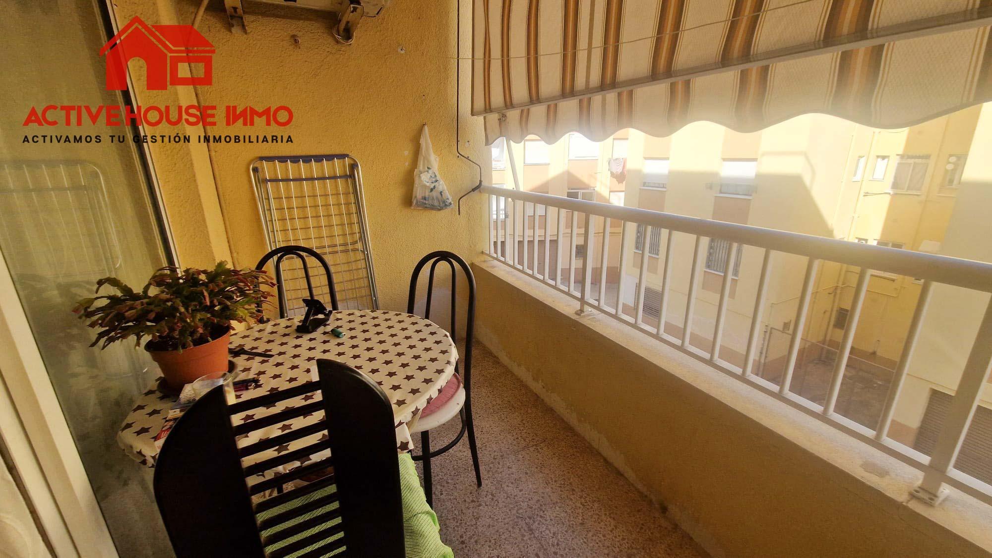 Piso de 4 habitaciones con terraza en La Ràpita - Foto 5