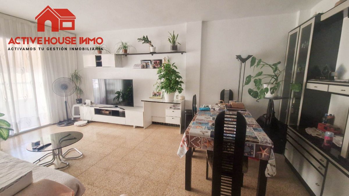 Piso de 4 habitaciones con terraza en La Ràpita