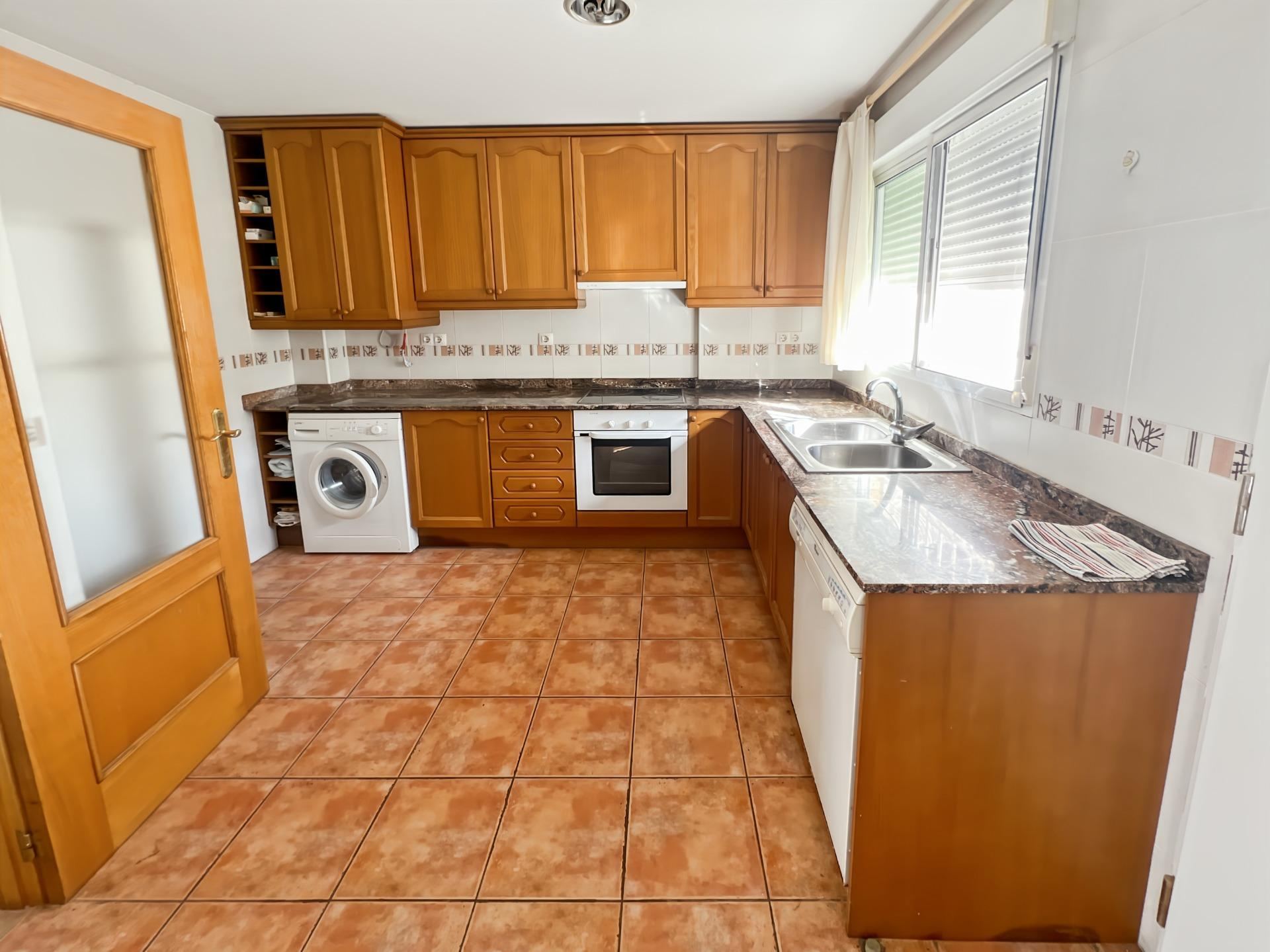Terraced House Almazora (6)
