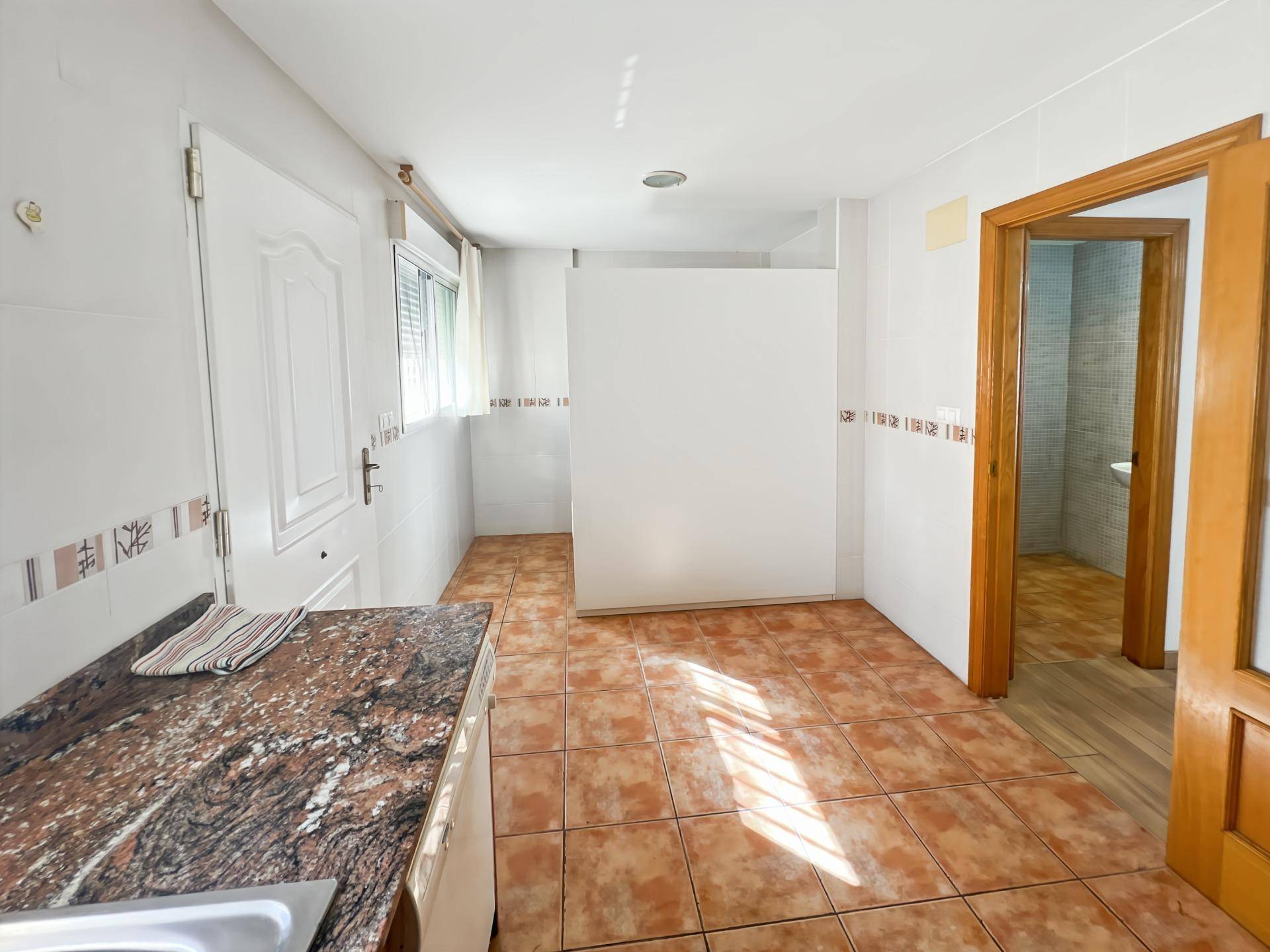 Terraced House Almazora (11)
