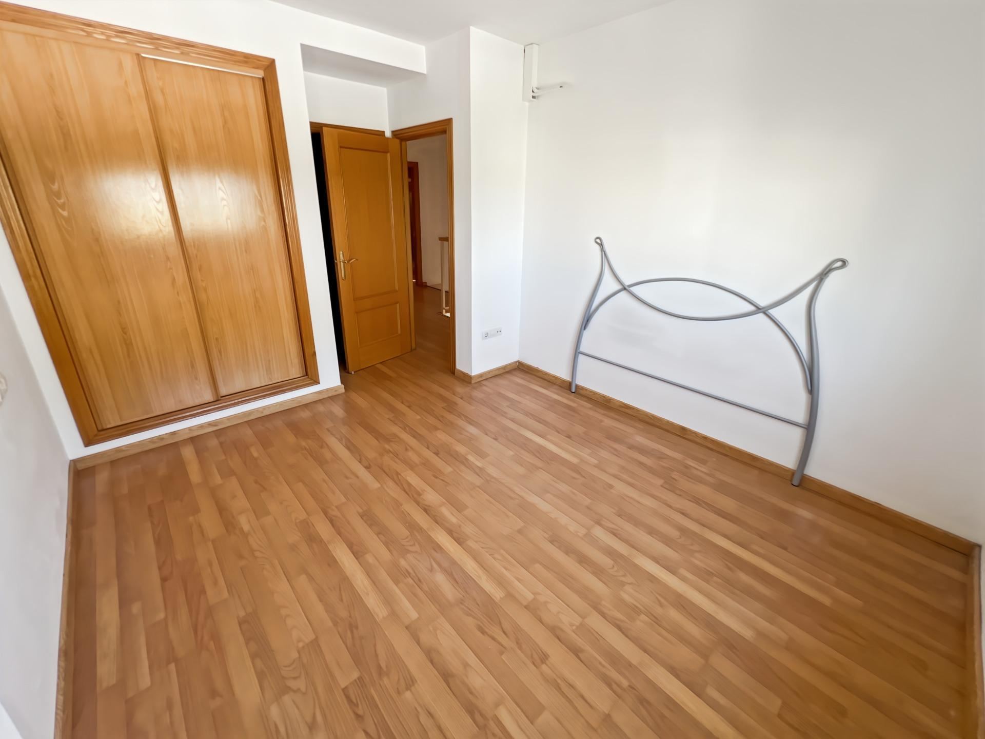 Terraced House Almazora (27)