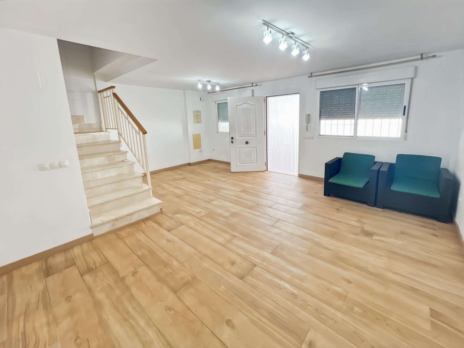 Terraced House Almazora (4)