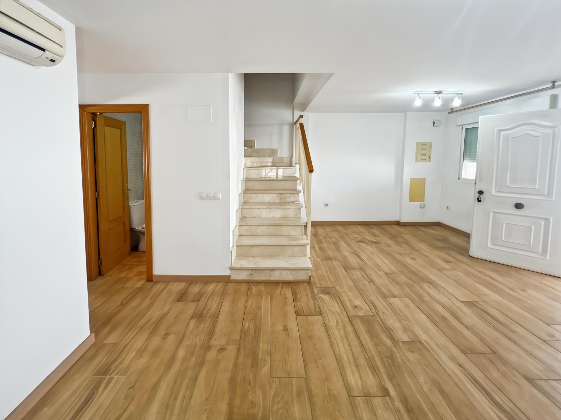 Terraced House Almazora (9)