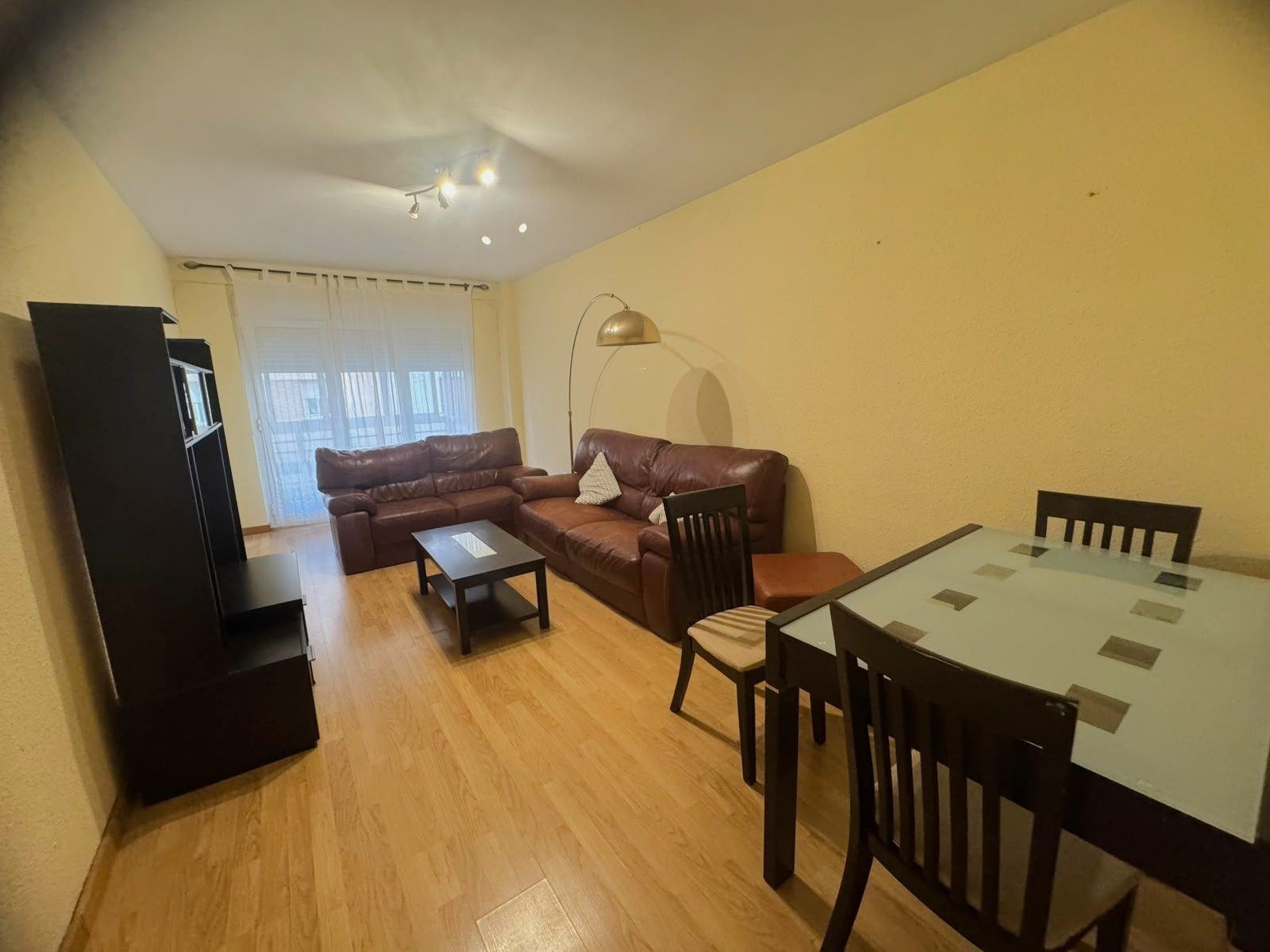 Piso en López de Fenar - Foto 1