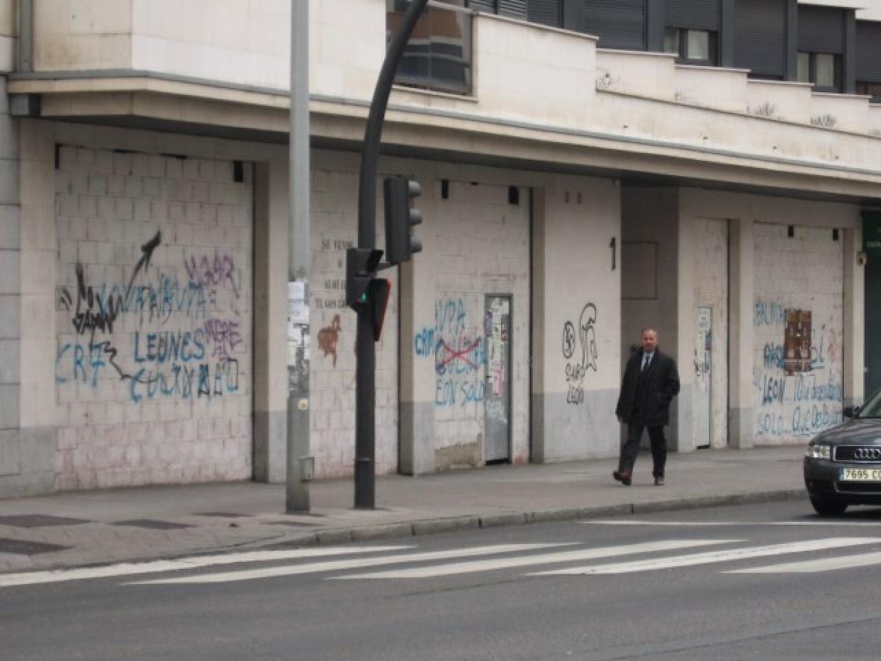 Local en Calle Cruz Roja De Leon 1 24008 Leom (Eras de Renueva) - Foto 0