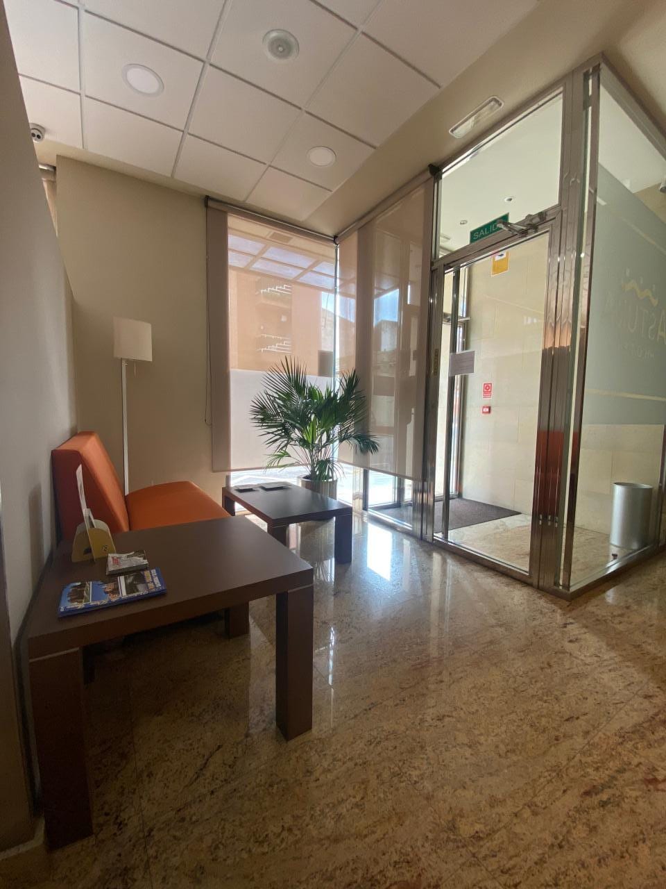 Local en Avenida Luis Alonso 17 24200 Valencia De Don Juan (Valencia de Don Juan) - Foto 2