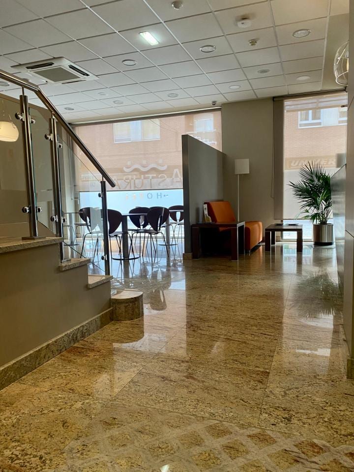 Local en Avenida Luis Alonso 17 24200 Valencia De Don Juan (Valencia de Don Juan) - Foto 4