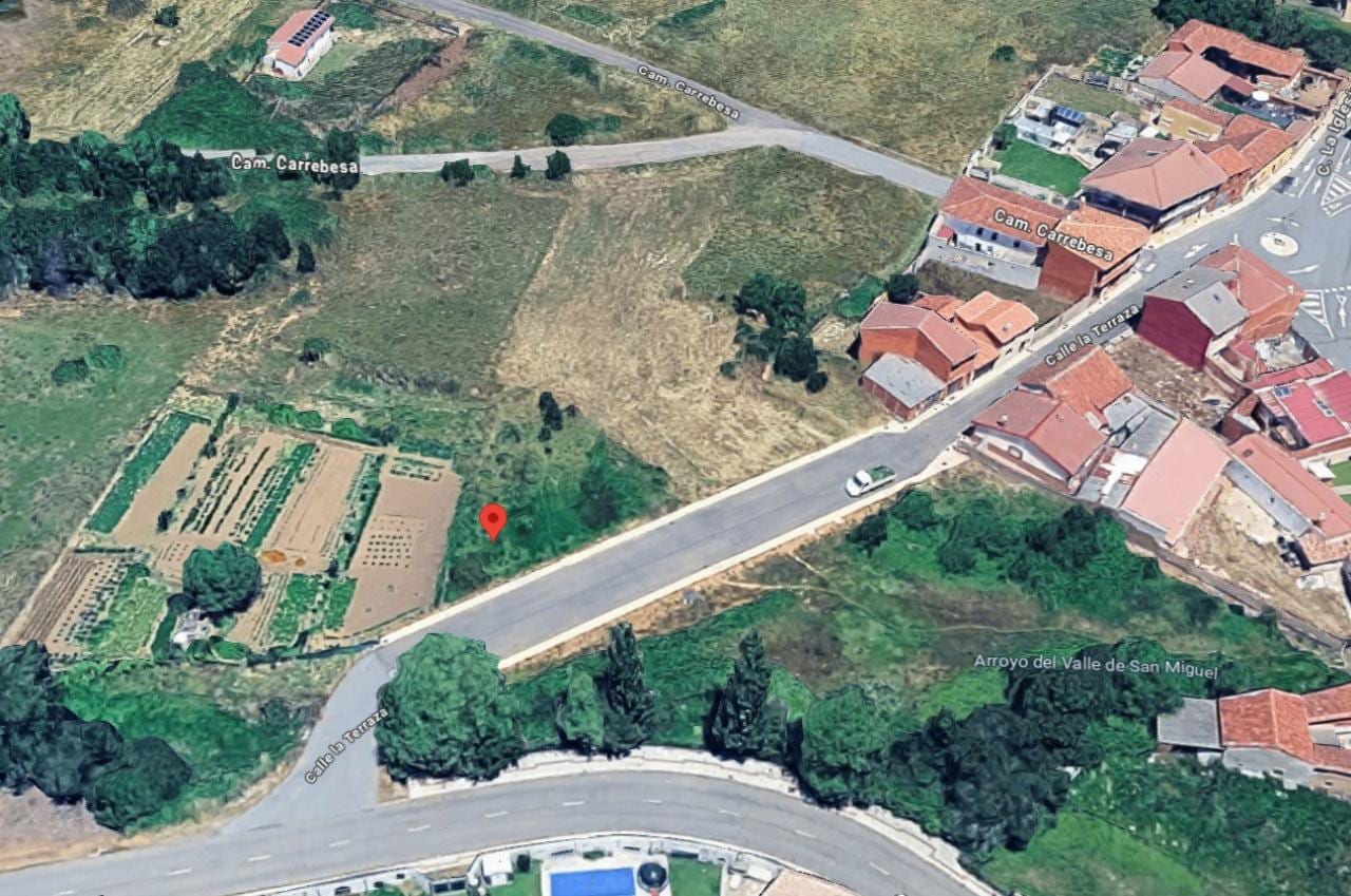 Solar en Plaza Medio Lugar, 3 (8) (Valverde de la Virgen) - Foto 2