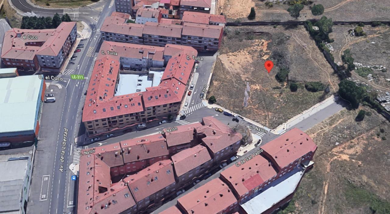 Solar en Calle San Pedro, 7 (Navatejera) - Foto 2
