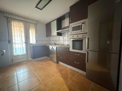 Dúplex en calle Zarcillos, Trobajo del Camino