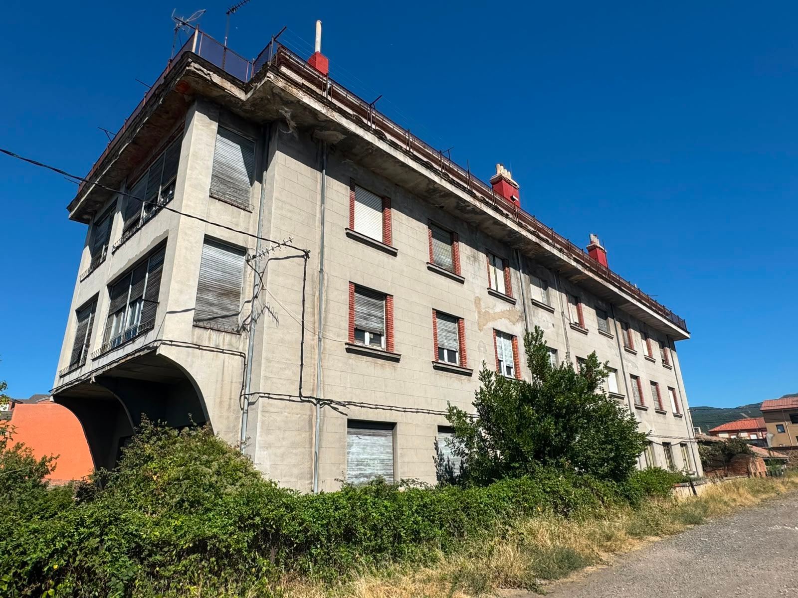 Edificio en Calle Gordón Ordas (La Robla) - Foto 2