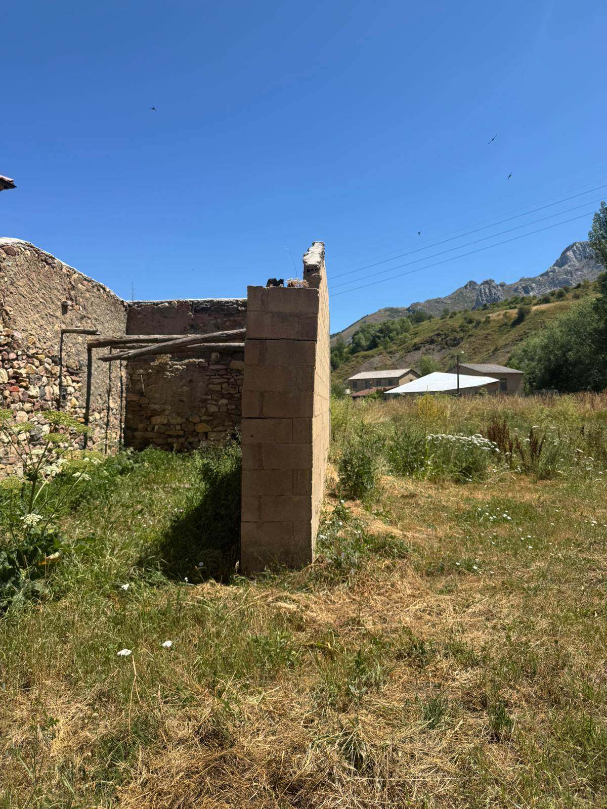 Parcela urbana con uso industrial en Villamanín - Foto 4