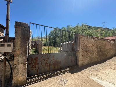 Parcela urbana con uso industrial en Villamanín