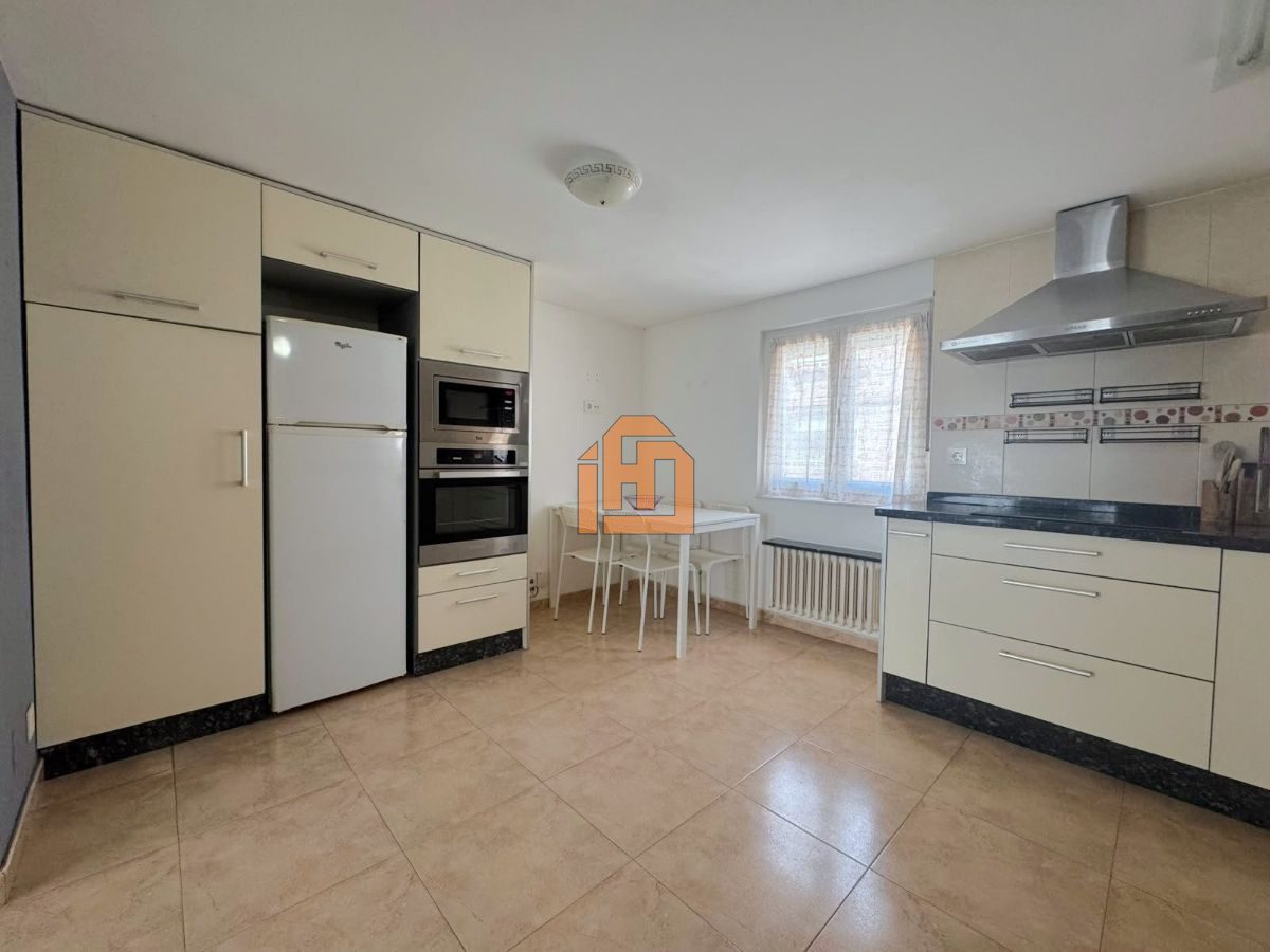 Apartamento en la calle Doña Urraca, zona Plaza del Huevo - Foto 5